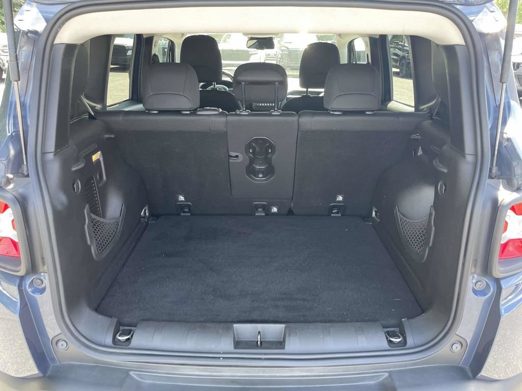 Certified 2020 Jeep Renegade Latitude w/ Popular Equipment Group AWD/4WD image 39