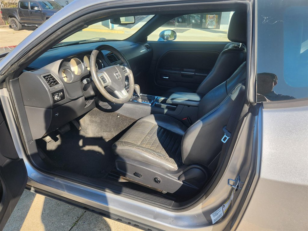 Used 2013 Dodge Challenger SXT RWD image 5