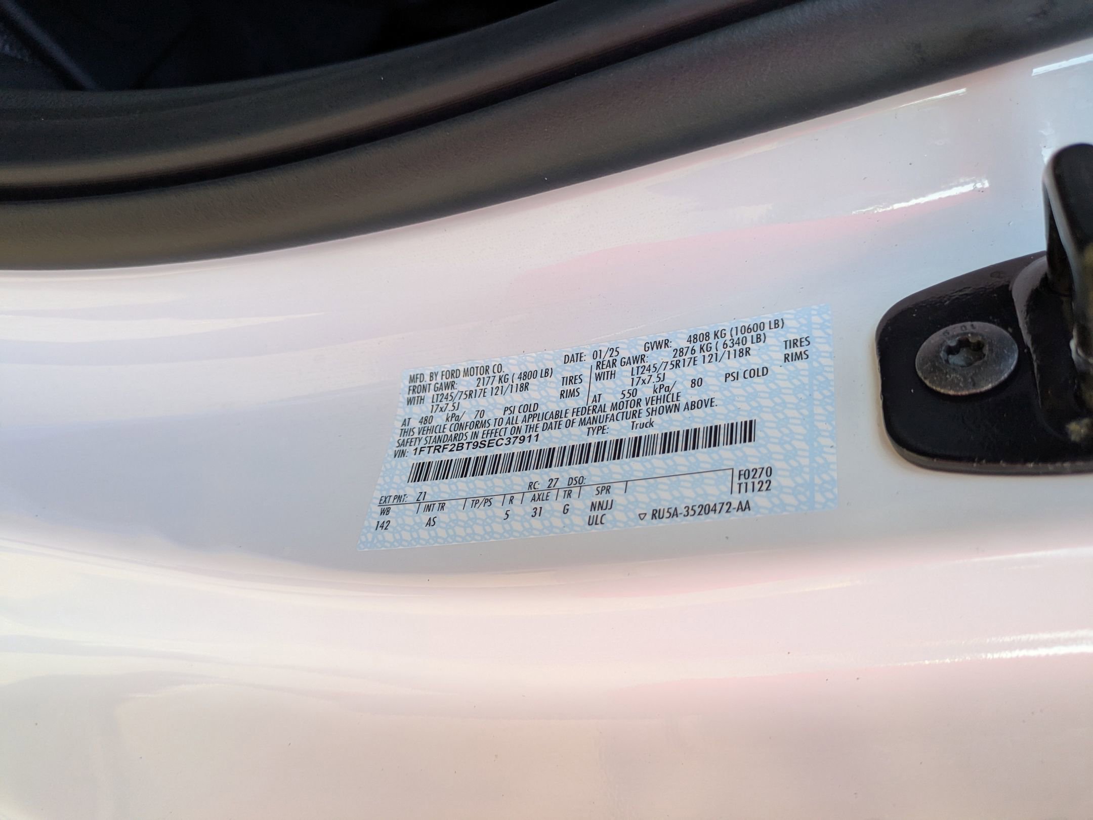 Certified 2025 Ford F250 XLT w/ F-250 >10K GVWR Package image 36