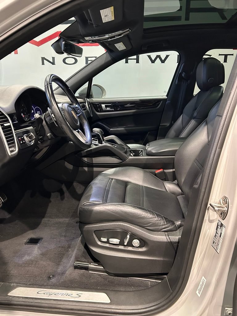 Used 2021 Porsche Cayenne S AWD/4WD image 9