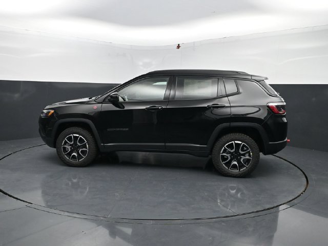 New 2026 Jeep Compass Trailhawk w/ Trailer Tow Group AWD/4WD image 5
