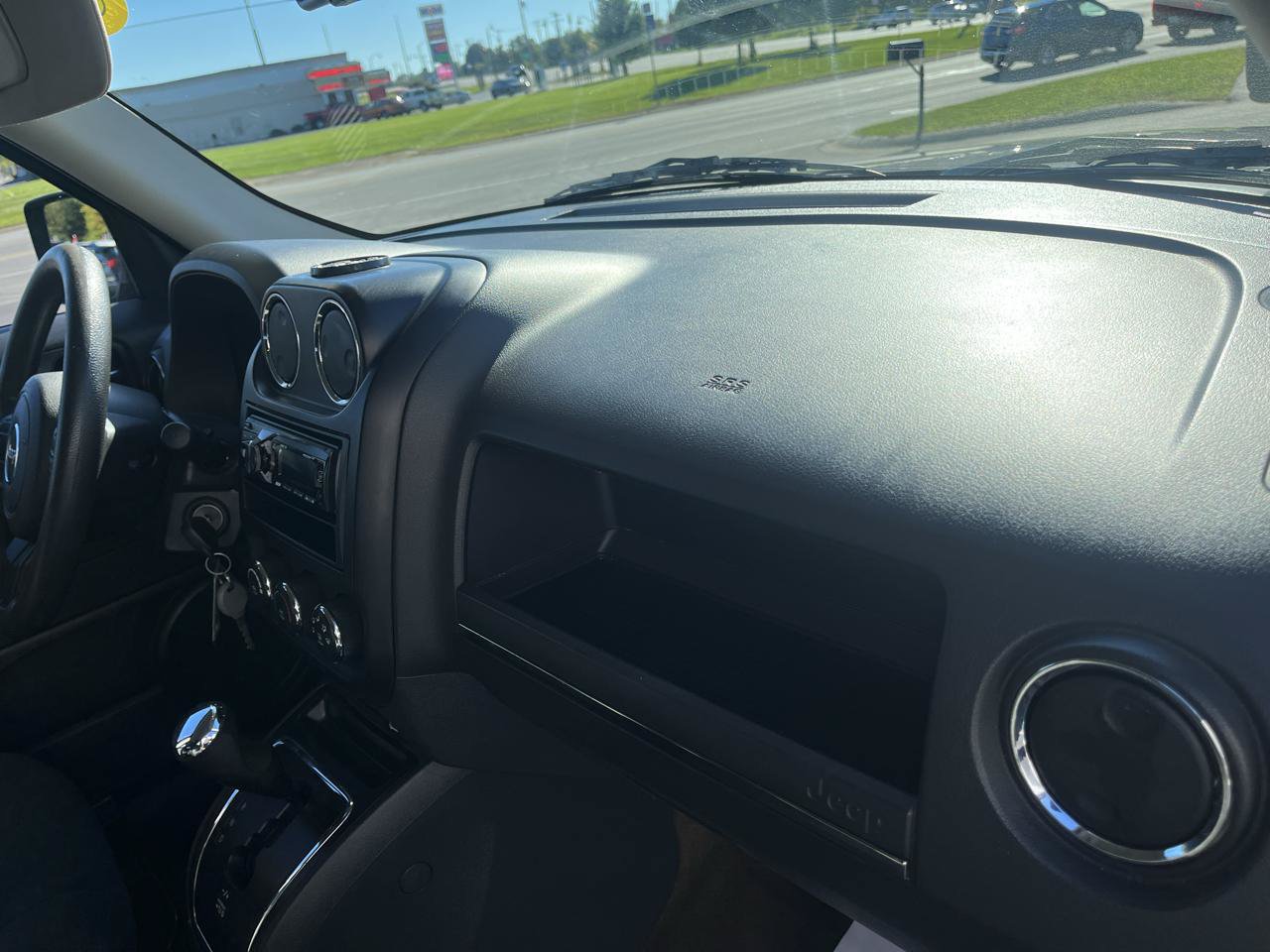 Used 2016 Jeep Patriot Sport FWD image 14