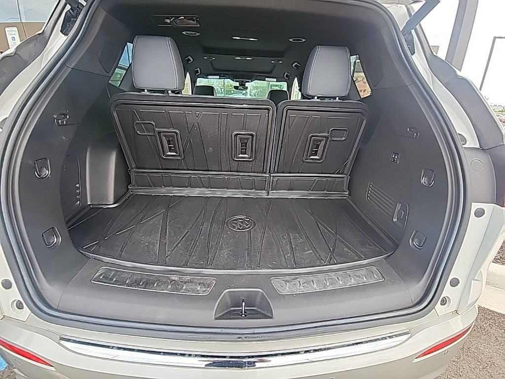 Used 2022 Buick Enclave Premium w/ Experience Buick Package AWD/4WD image 5