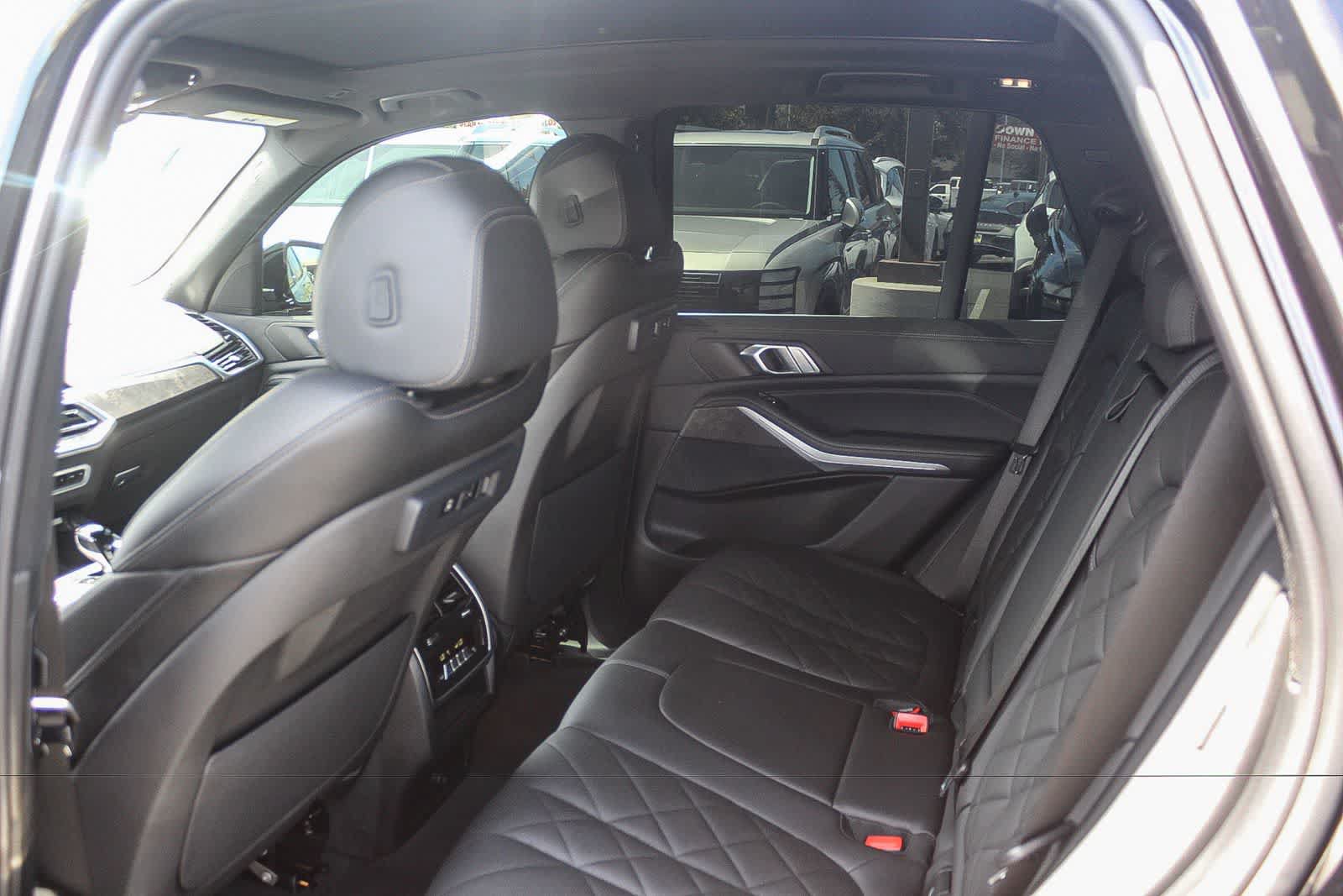 Used 2023 BMW X5 xDrive40i w/ Premium Package AWD/4WD image 23