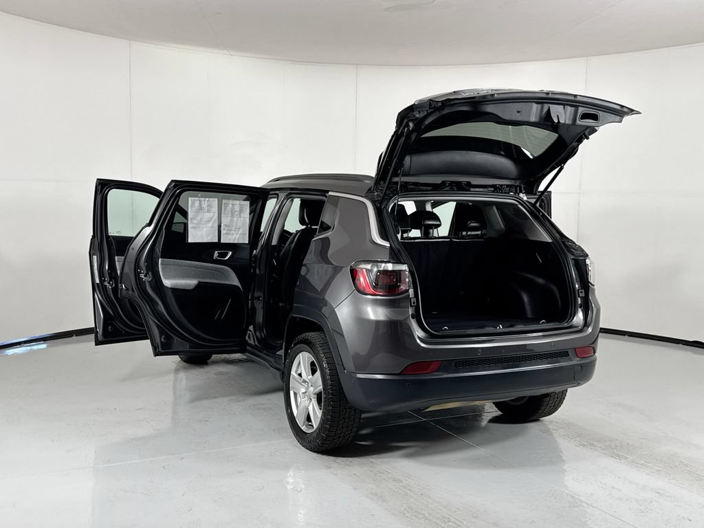Used 2022 Jeep Compass Latitude w/ Convenience Group AWD/4WD image 25
