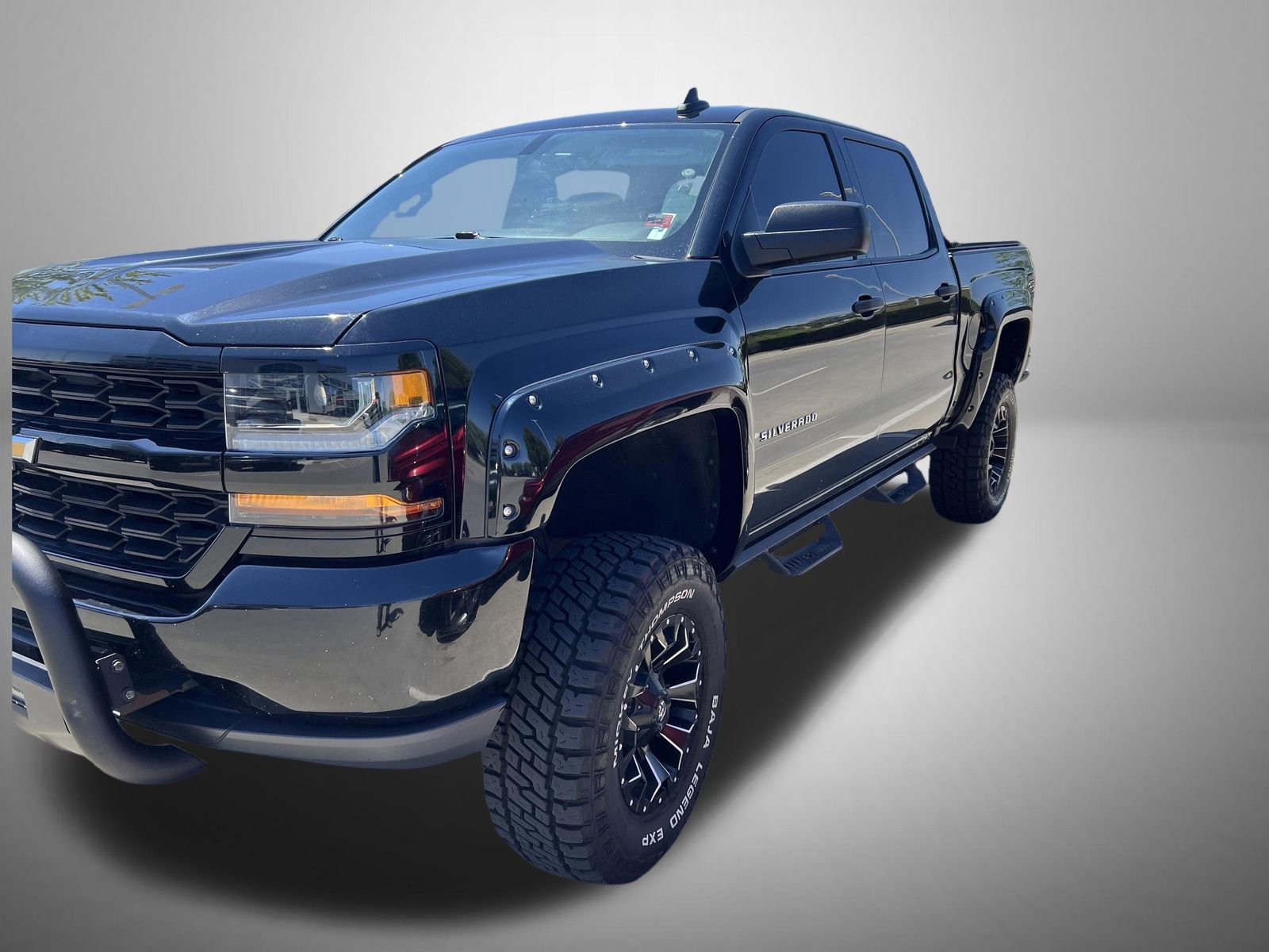 Used 2018 Chevrolet Silverado 1500 Custom w/ Custom Value Package AWD/4WD image 1