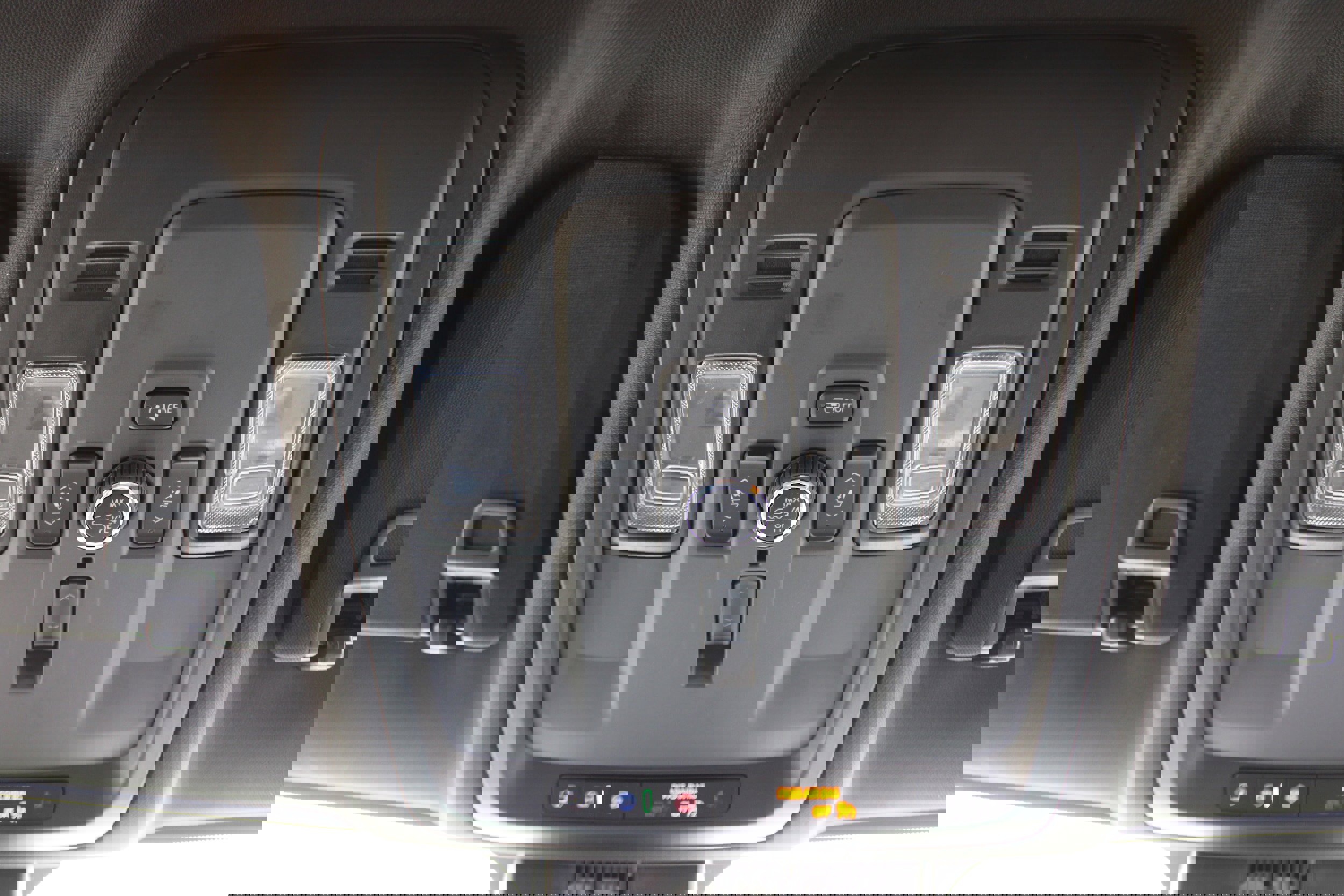 Used 2025 GMC Yukon Denali image 33