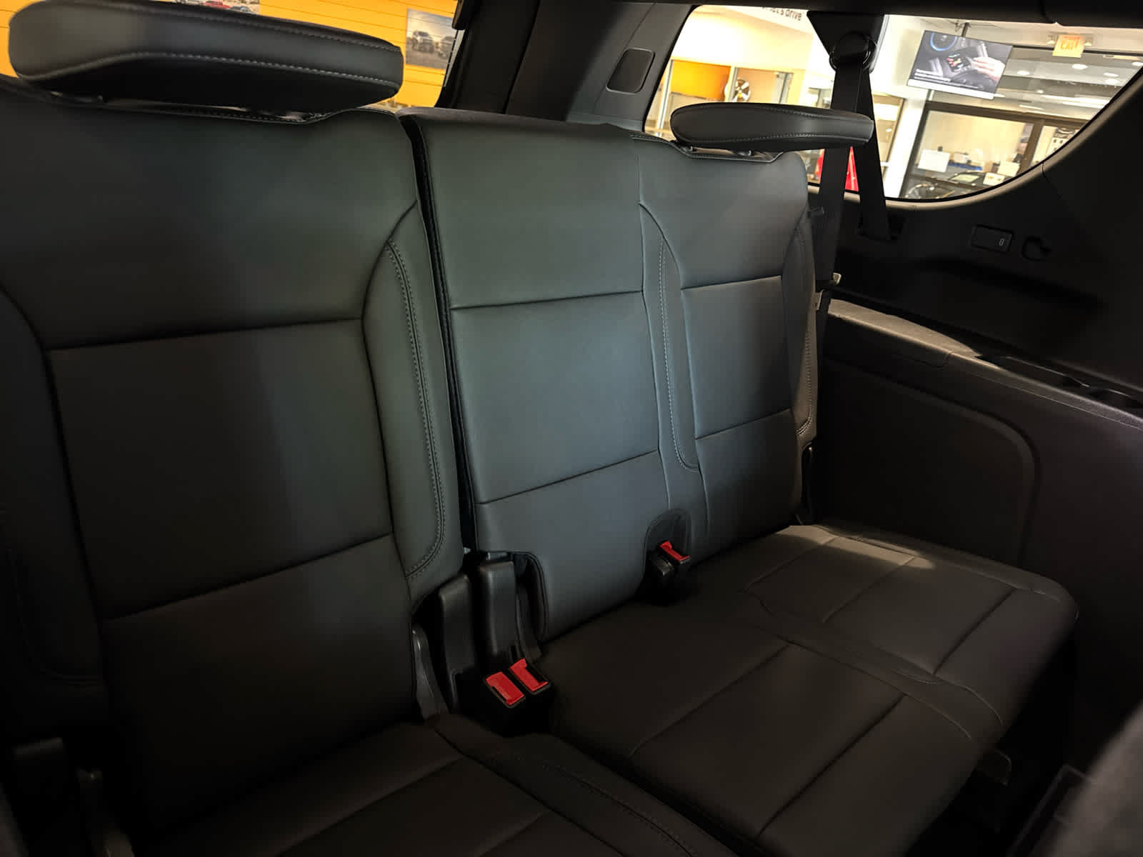 New 2026 Chevrolet Suburban Z71 w/ Z71 Off-Road Package AWD/4WD image 14