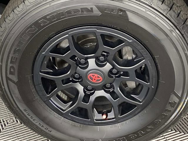 Used 2023 Toyota Tacoma SR5 w/ SX Package image 27