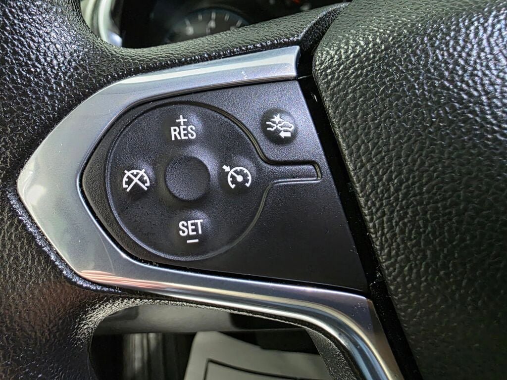 Used 2021 Chevrolet Traverse LS AWD/4WD image 15