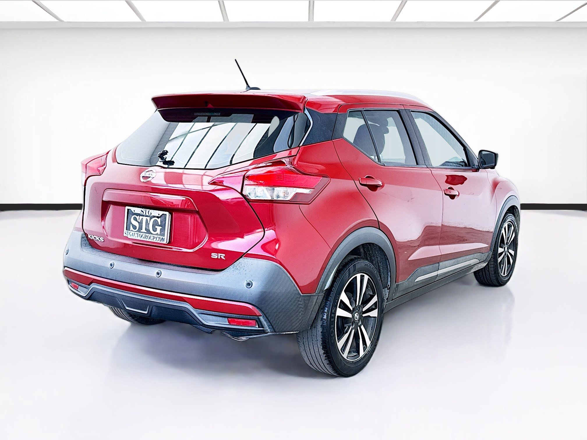 Used 2020 Nissan Kicks SR w/ SR Premium Package image 4