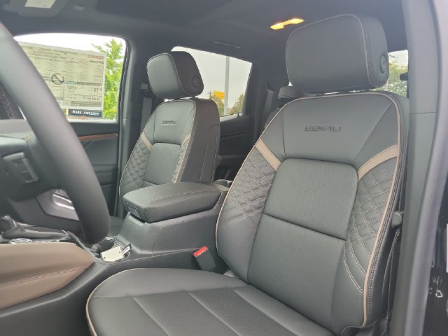New 2026 GMC Canyon Denali AWD/4WD image 13