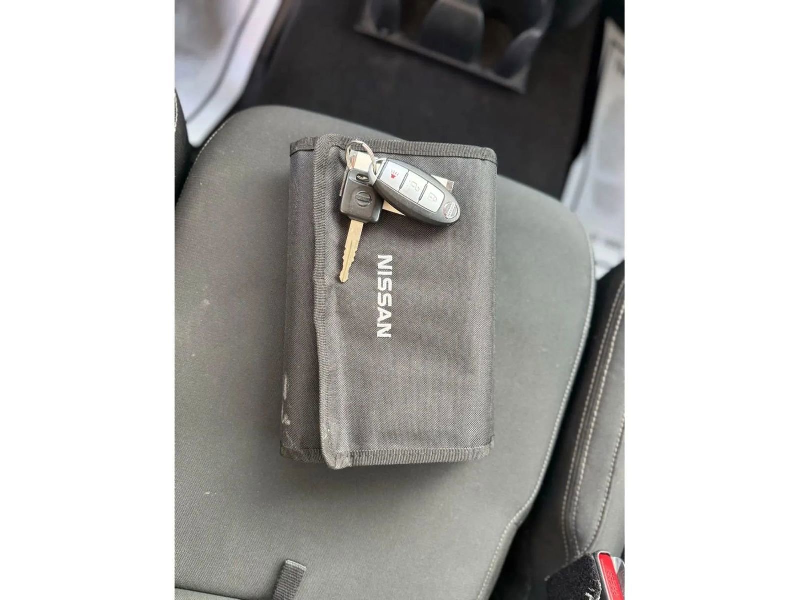 Used 2018 Nissan Titan SV AWD/4WD image 39