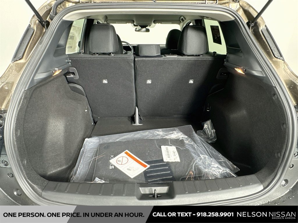 New 2027 Nissan Kicks SV FWD image 24