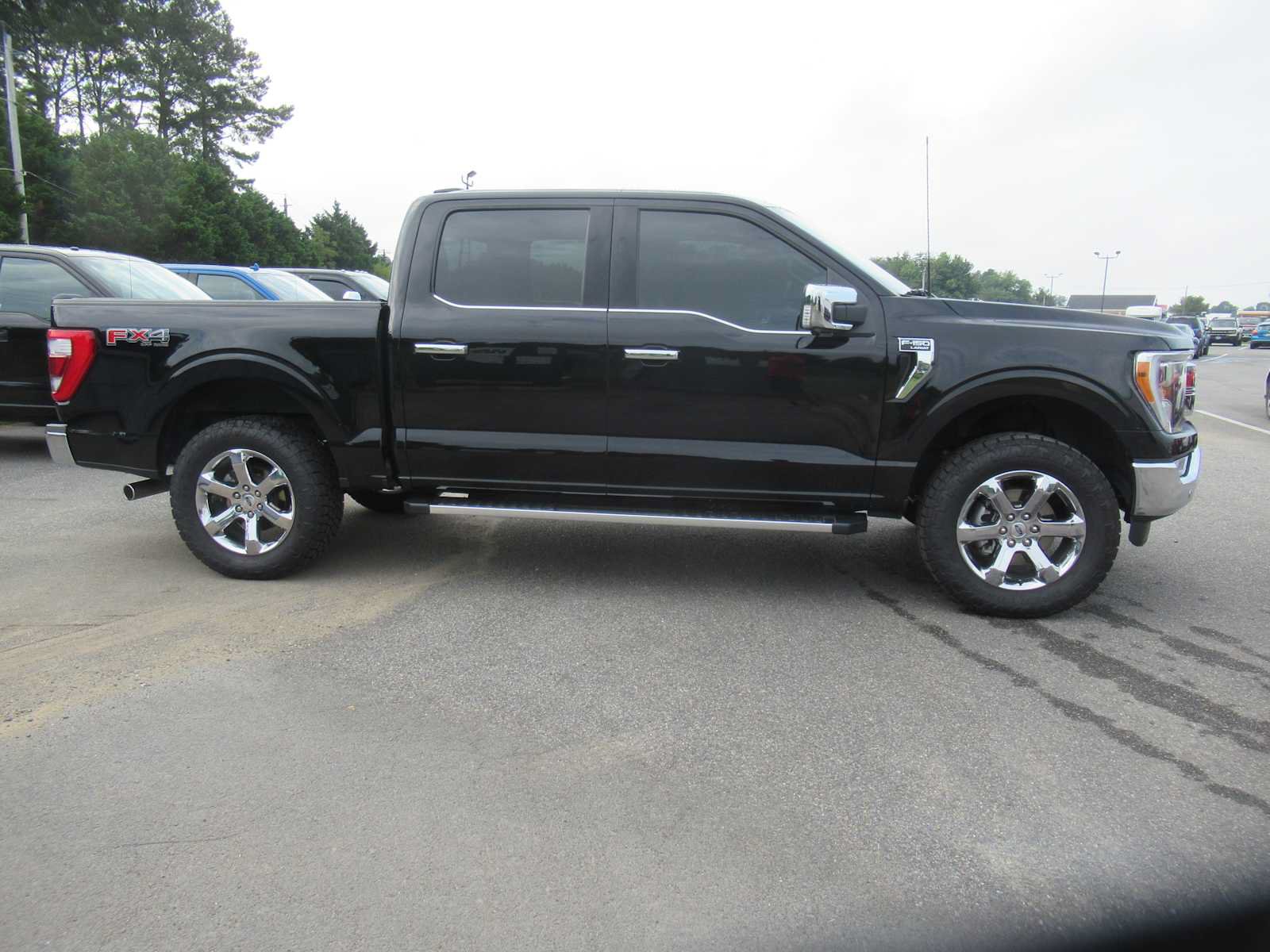 Used 2023 Ford F150 Lariat w/ Trailer Tow Package AWD/4WD image 4