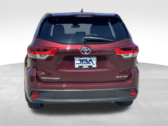 Used 2018 Toyota Highlander XLE AWD/4WD image 28