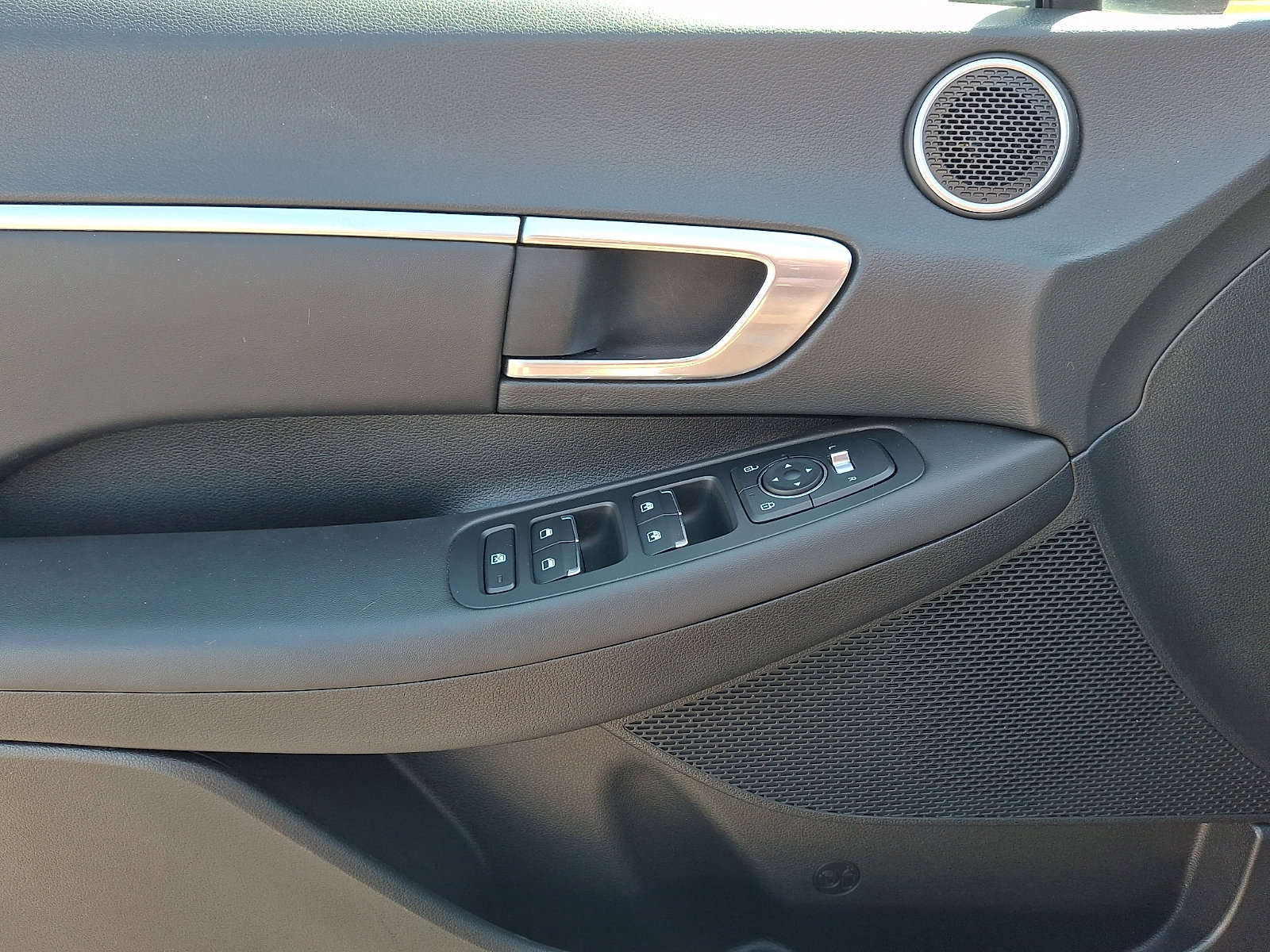 Certified 2023 Hyundai Sonata SEL w/ Cargo Package image 12