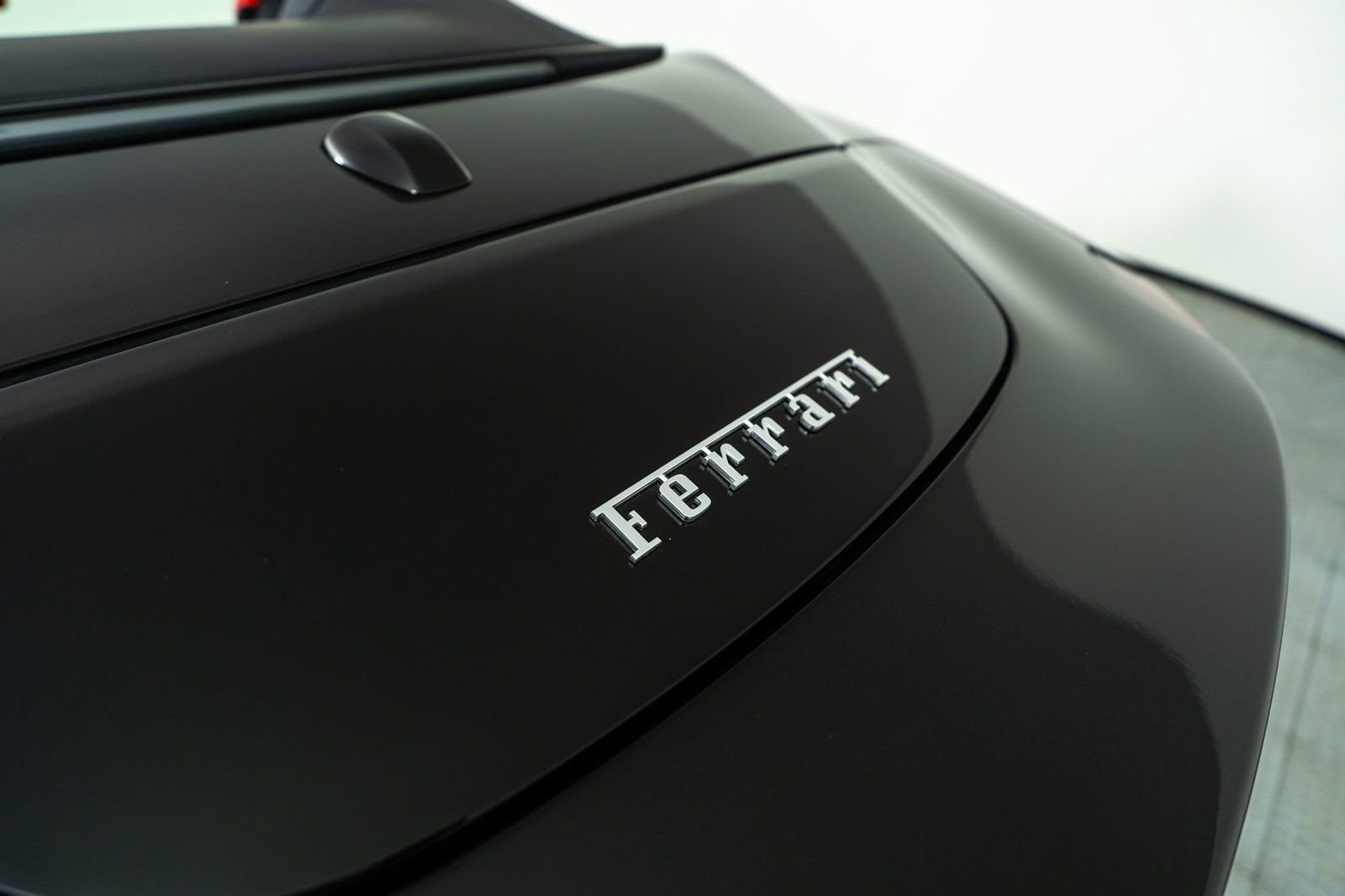 Certified 2025 Ferrari Roma Spider RWD image 13