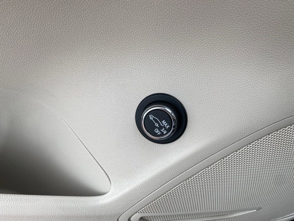 Used 2023 Buick Envision Preferred image 26