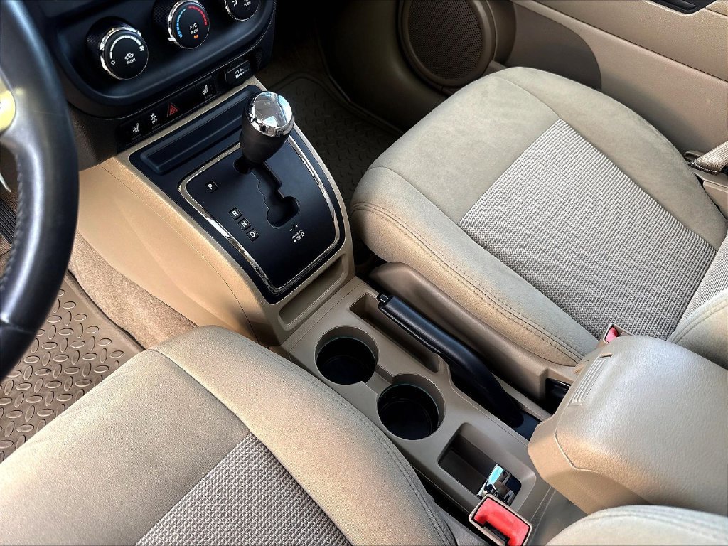 Used 2015 Jeep Patriot Latitude w/ Sun/Sound Group AWD/4WD image 22