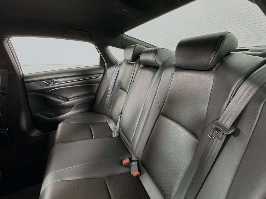 Used 2019 Honda Accord Sport image 32