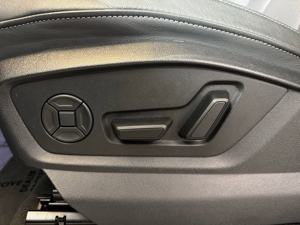 Used 2025 Audi Q8 Premium Plus image 17