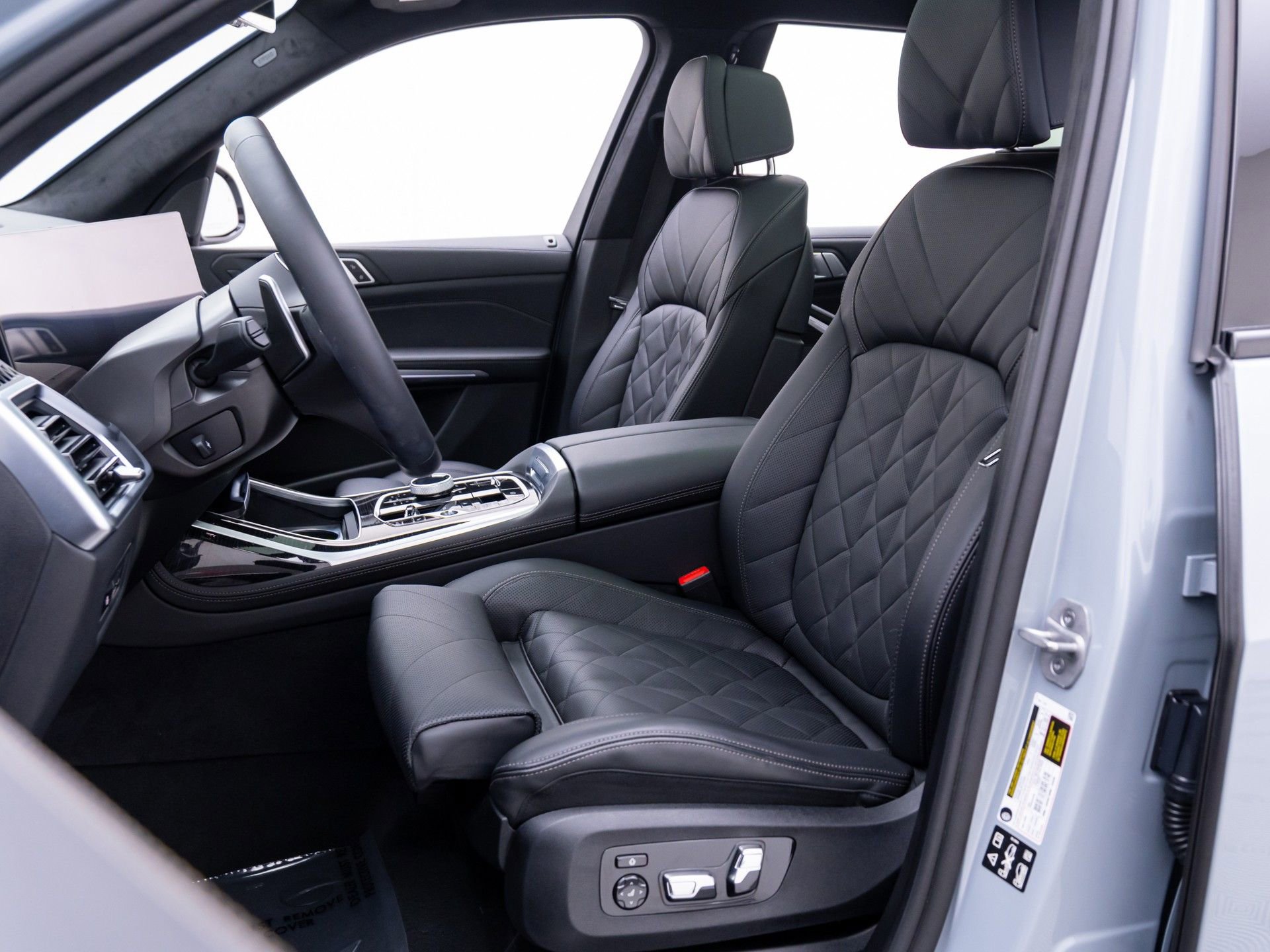 Certified 2025 BMW X7 xDrive40i image 16