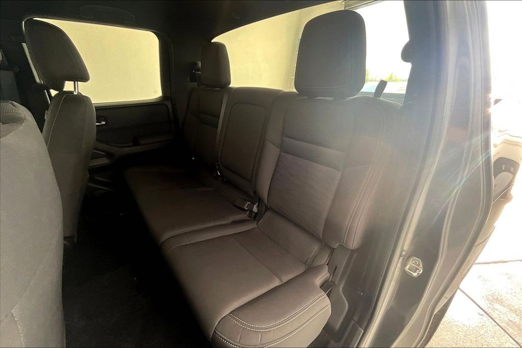 Used 2023 Nissan Frontier SV w/ Midnight Edition Package image 32