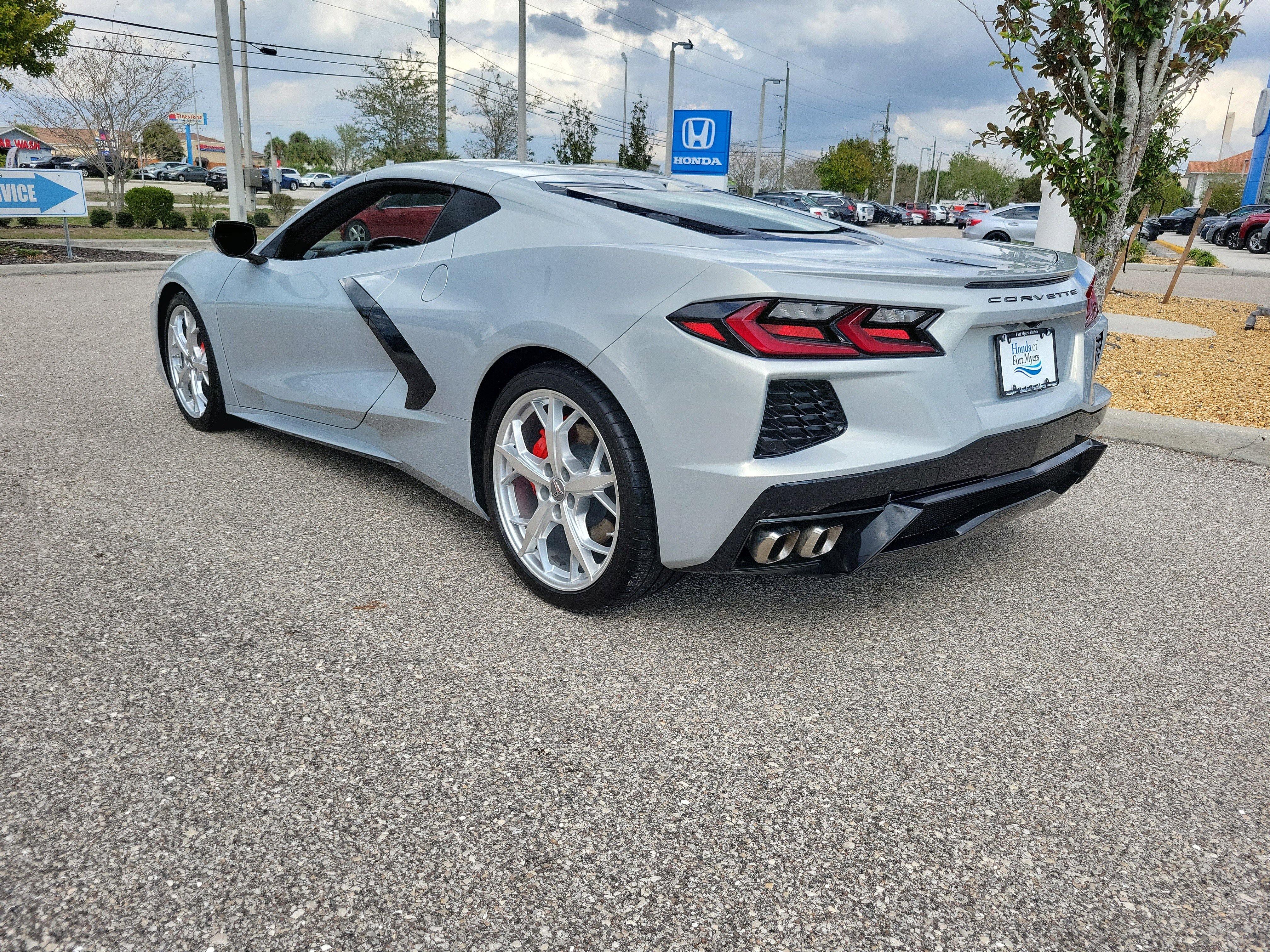 Used 2022 Chevrolet Corvette Stingray Premium Cpe w/ Engine Appearance Package image 4