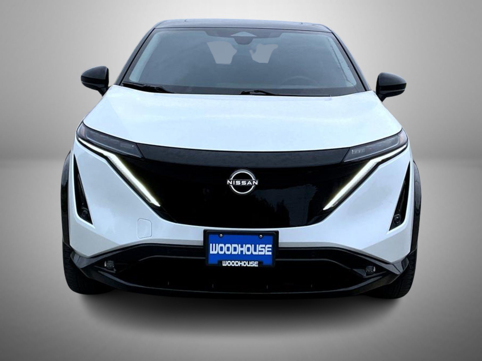 Used 2023 Nissan Ariya AWD image 2