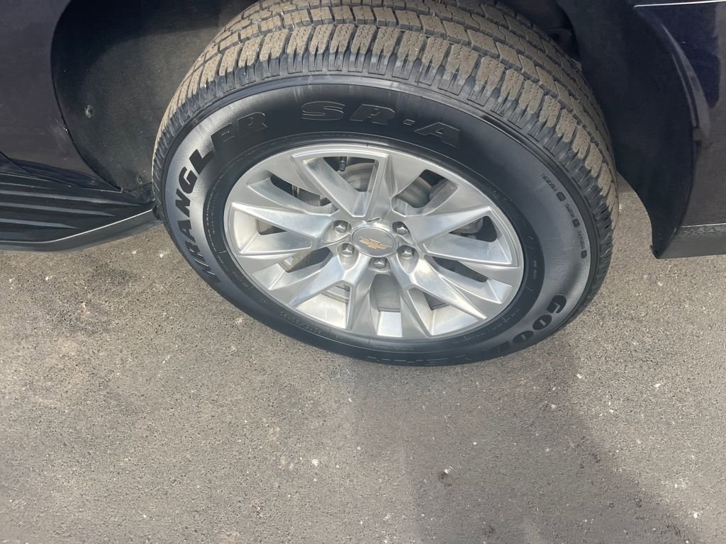 Used 2023 Chevrolet Suburban Premier image 35