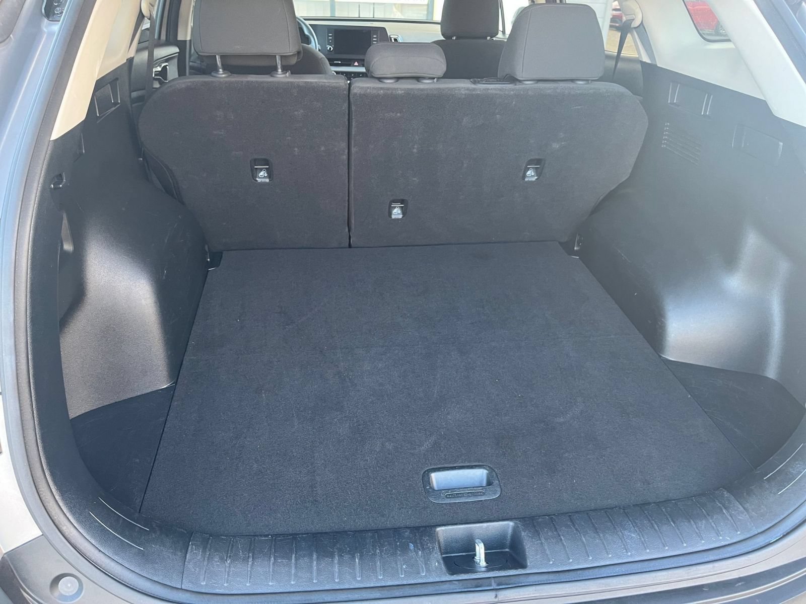 Used 2025 Kia Sportage LX FWD image 29