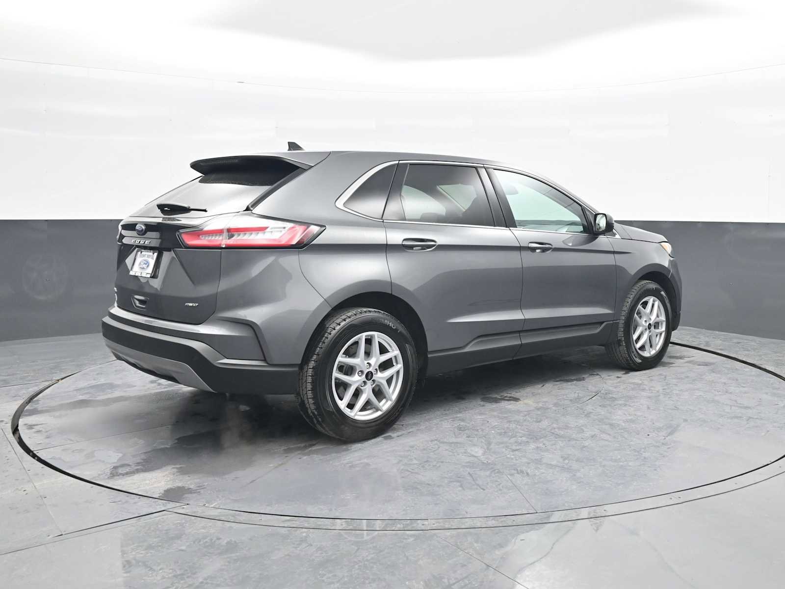 Used 2024 Ford Edge SEL image 8
