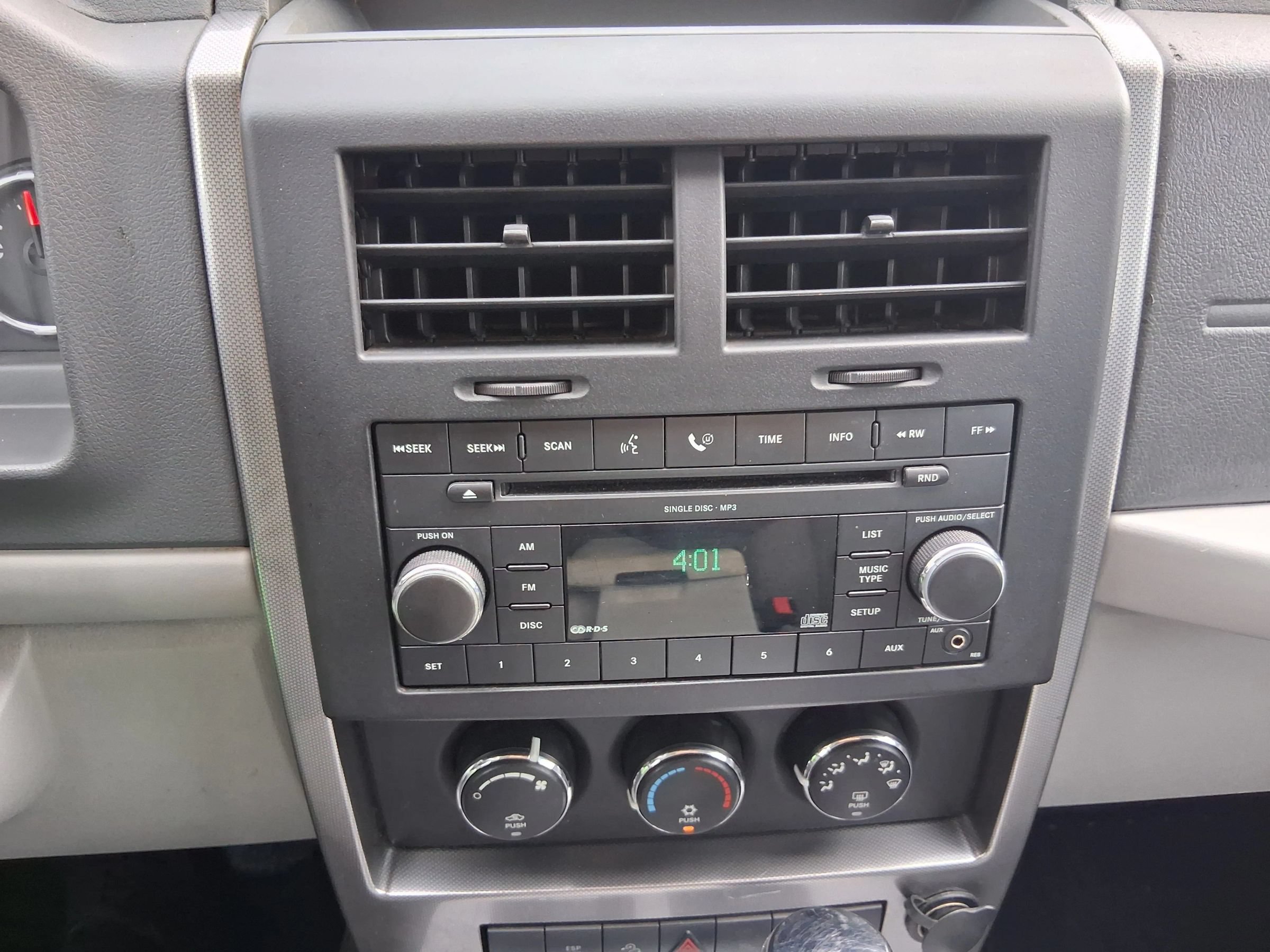 Used 2008 Jeep Liberty Sport AWD/4WD image 14