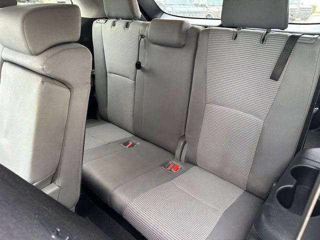 Used 2020 Toyota Highlander L FWD image 15