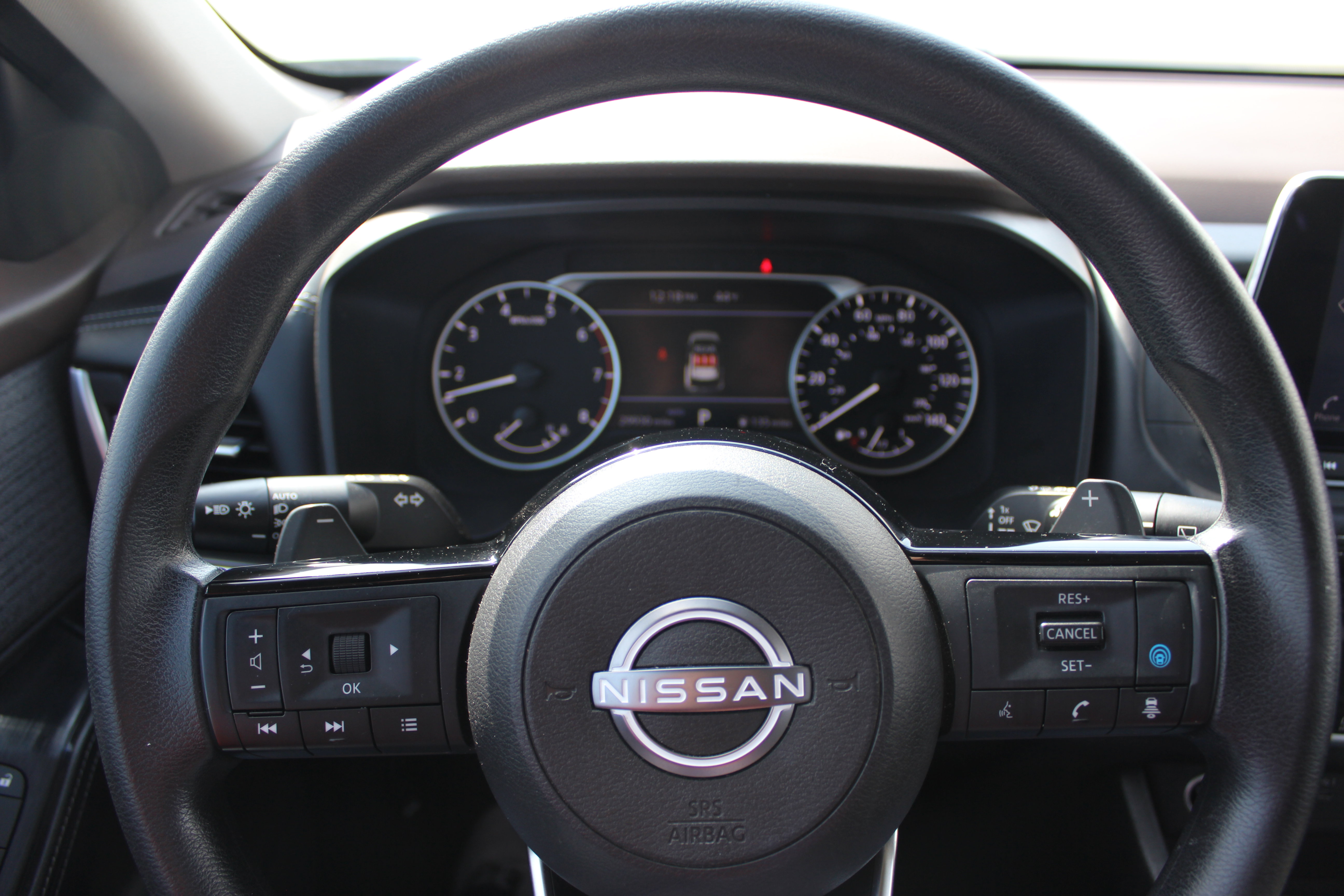 Used 2023 Nissan Rogue SV image 11