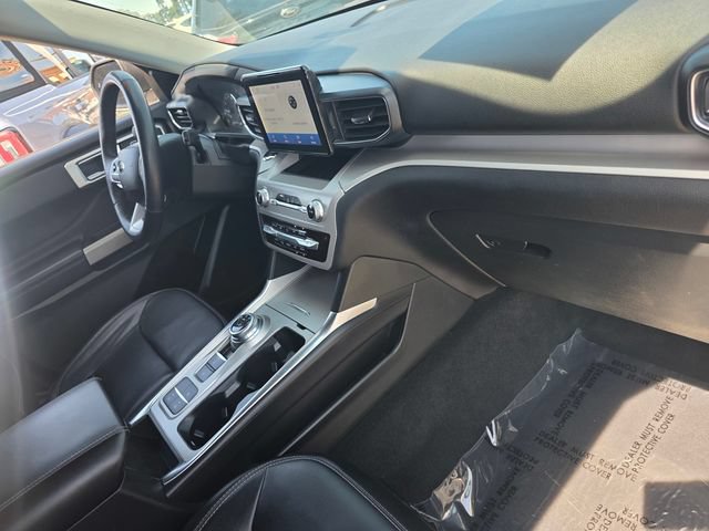 Used 2023 Ford Explorer XLT w/ Equipment Group 202A RWD image 16