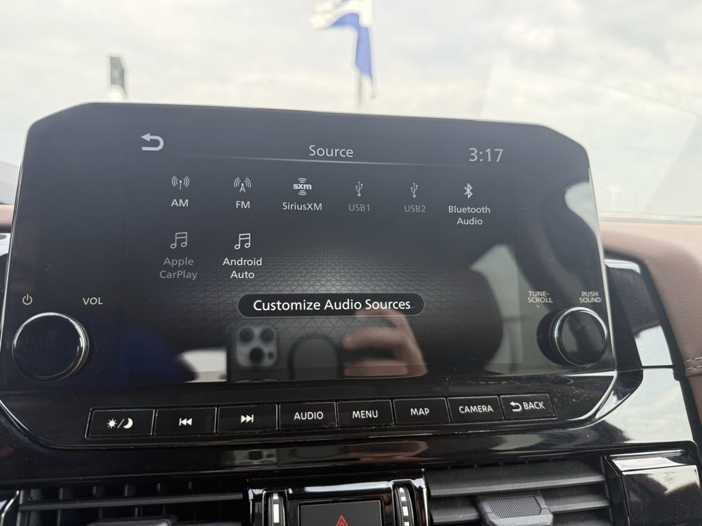 Used 2022 Nissan Pathfinder Platinum w/ Cargo Package image 16