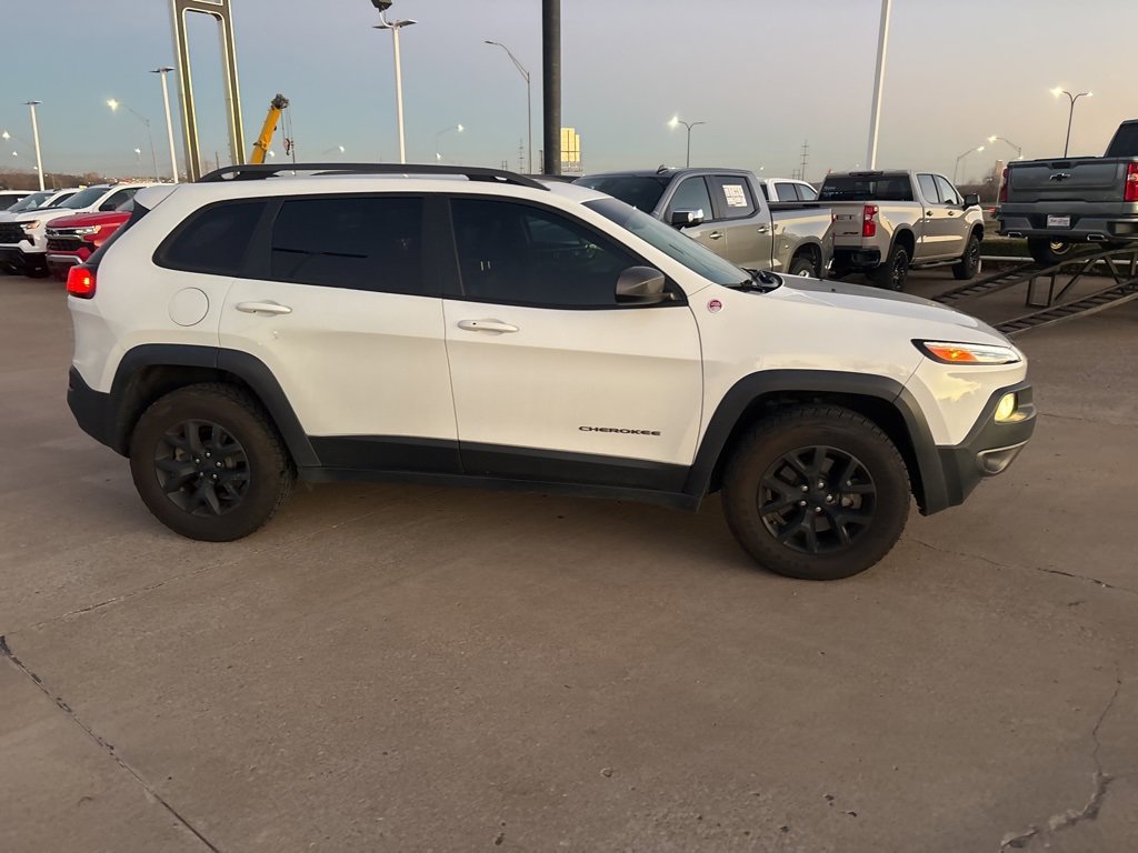 Used 2016 Jeep Cherokee Trailhawk w/ Comfort/Convenience Group image 4