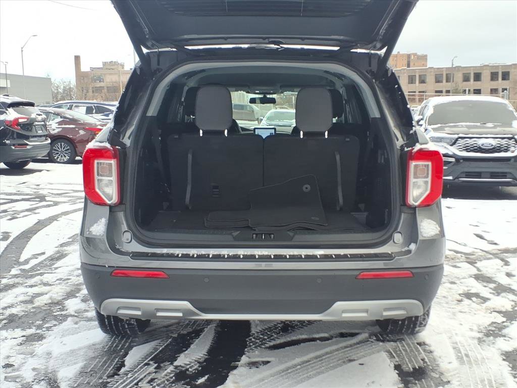Certified 2023 Ford Explorer XLT w/ Equipment Group 202A image 7