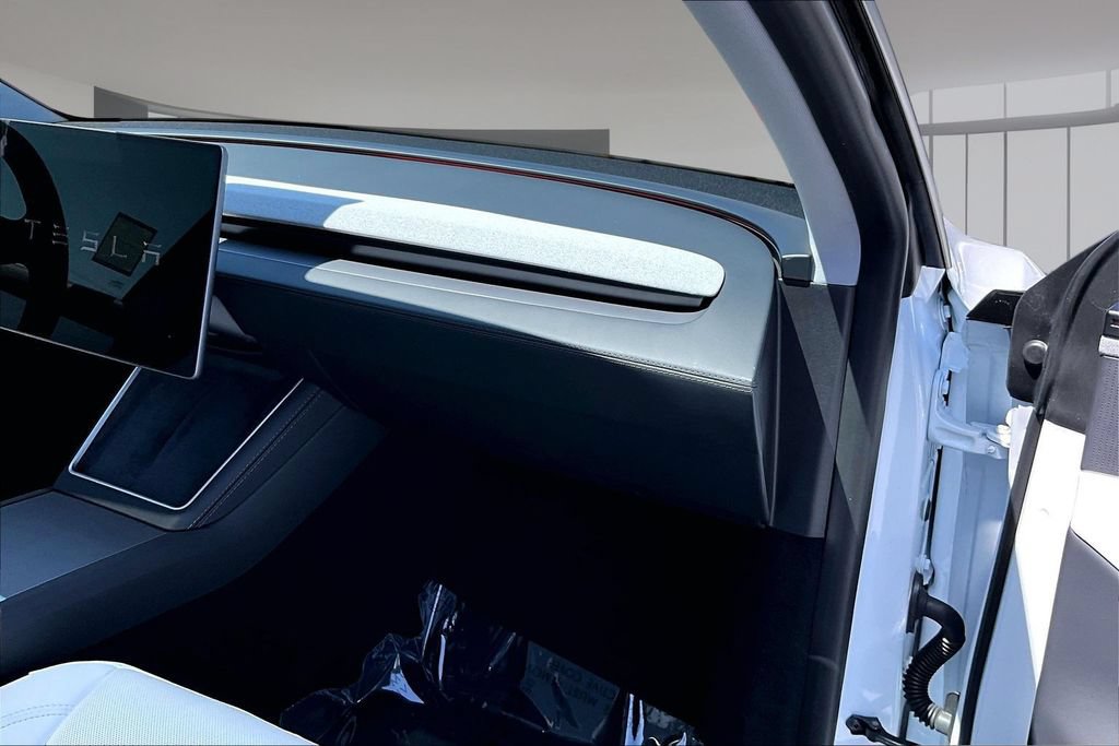 Used 2026 Tesla Model Y 2WD image 24
