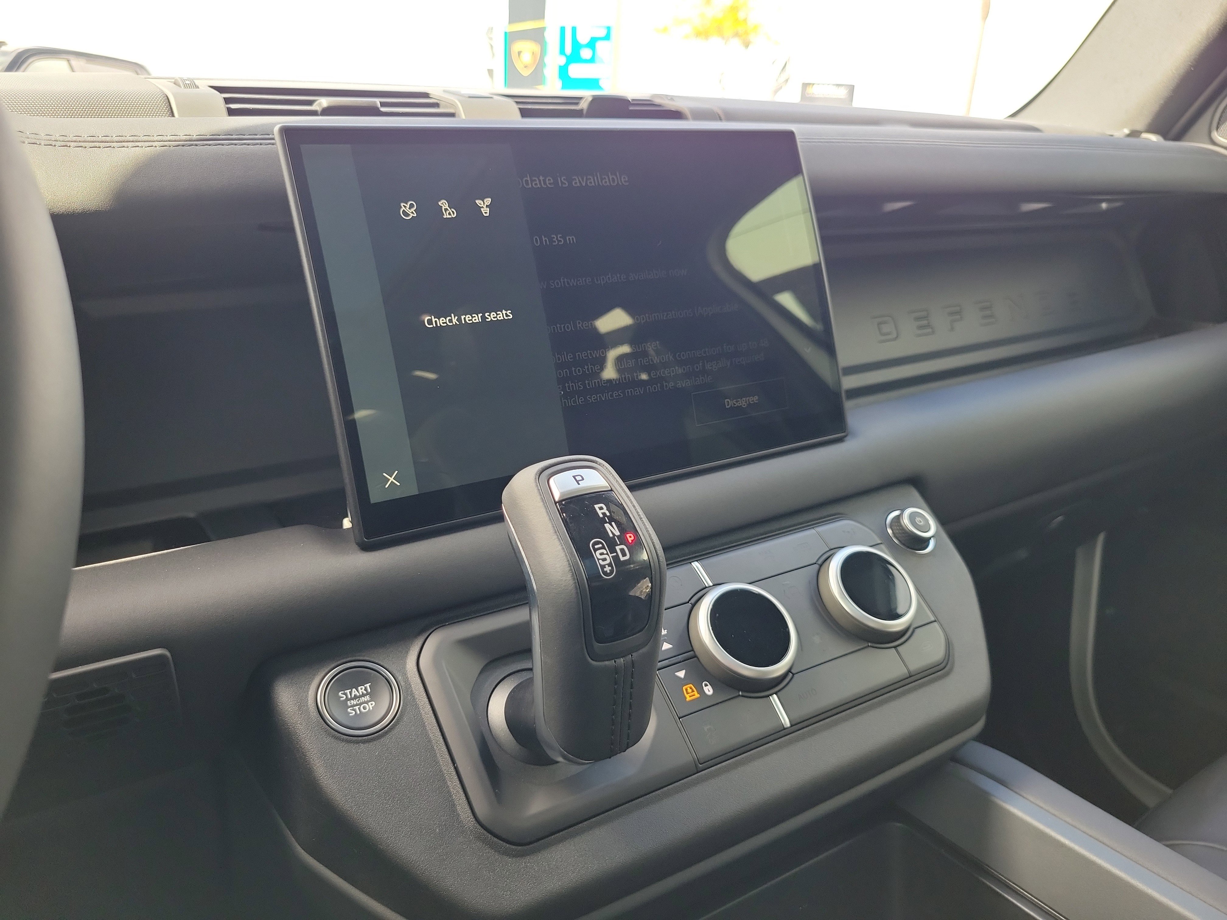 Used 2025 Land Rover Defender 110 S image 23