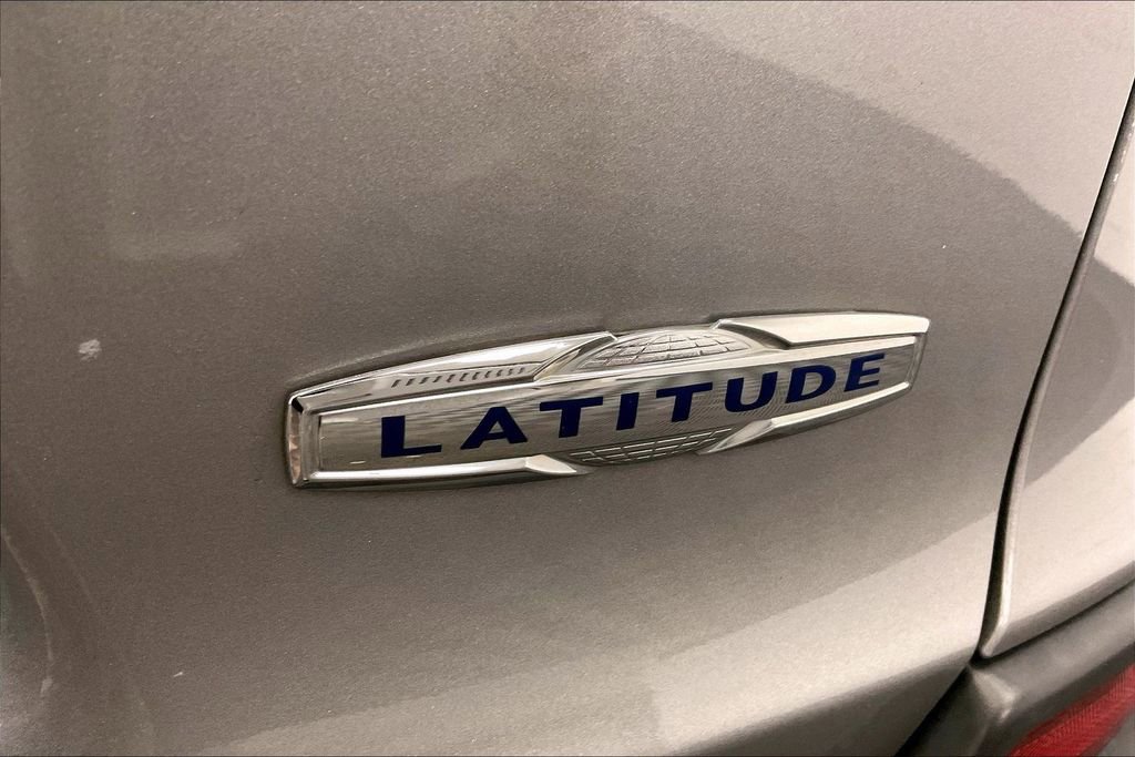 Used 2020 Jeep Cherokee Latitude w/ Cold Weather Group image 6