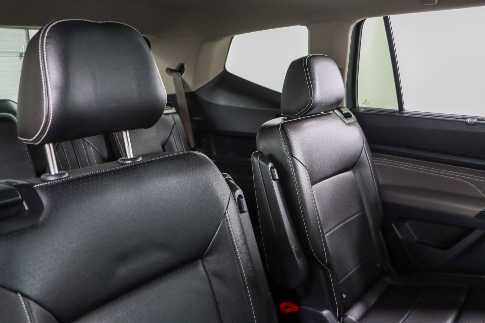 Used 2023 Volkswagen Atlas SEL R-Line image 30