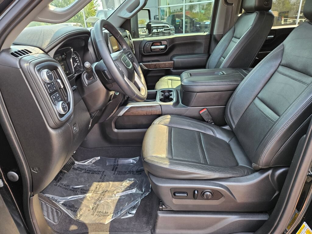 Used 2021 GMC Sierra 3500 Denali w/ Denali Ultimate Package AWD/4WD image 14