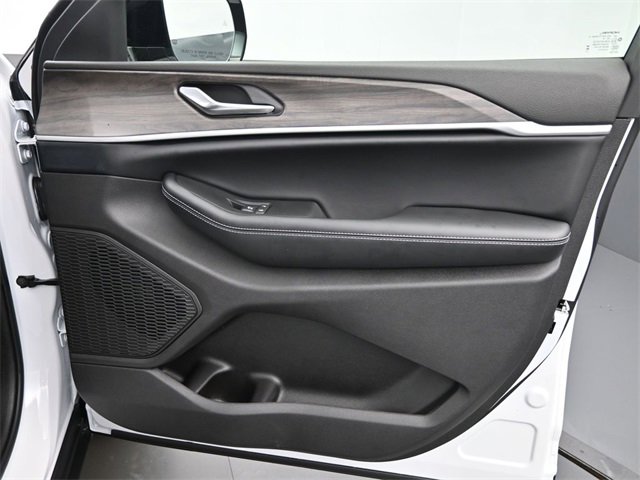 New 2025 Jeep Grand Cherokee L Limited image 22