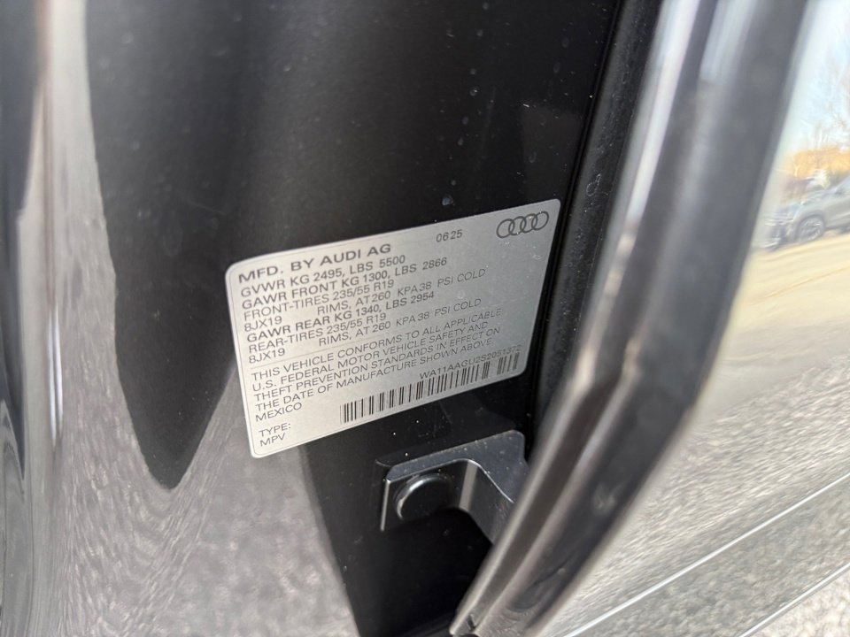 Certified 2025 Audi Q5 Premium w/ Convenience Package image 35