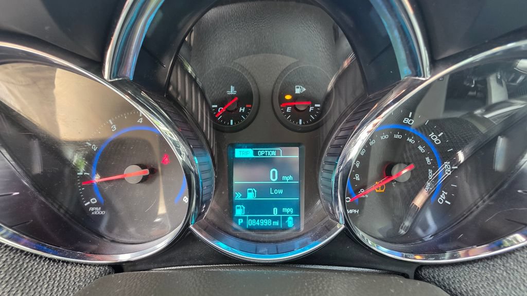 Used 2016 Chevrolet Cruze LT FWD image 12