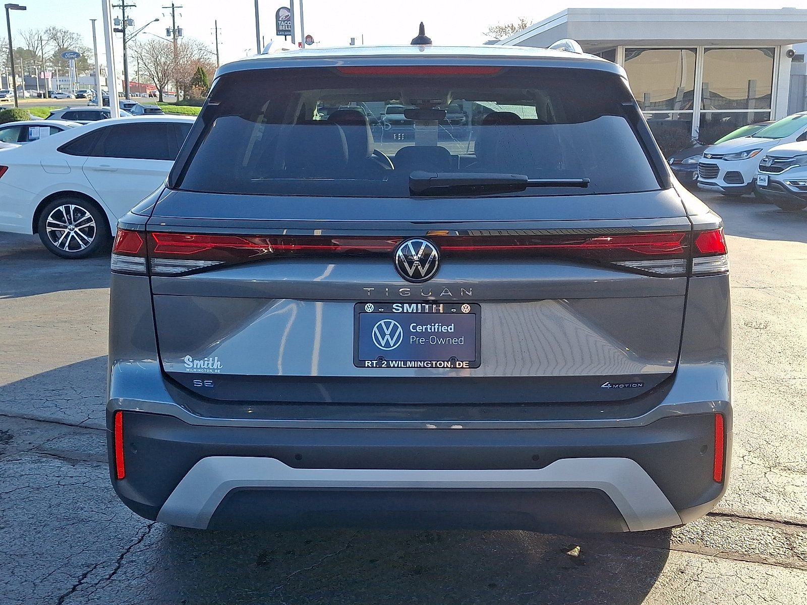 Certified 2025 Volkswagen Tiguan SE image 5