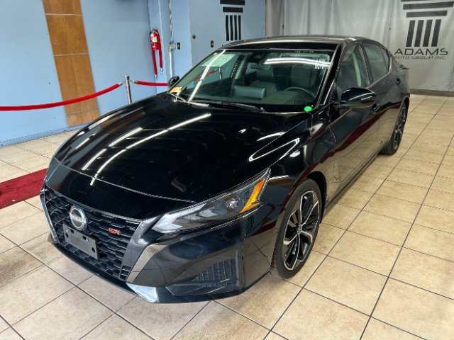 Used 2023 Nissan Altima 2.5 SR w/ SR Premium Package FWD image 1